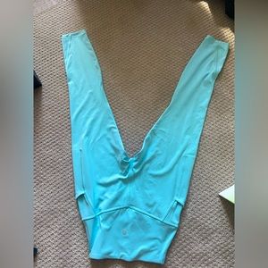Teal/Mint Lululemon align 25” inseam with pockets